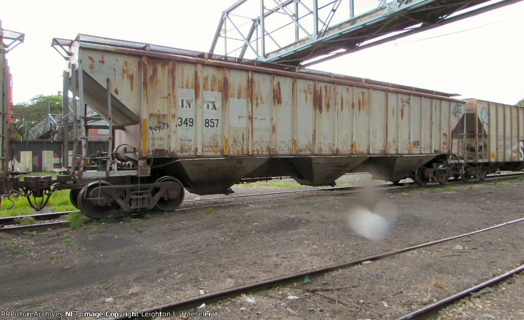 INTX 349857 in the rain (ex-CEFX 39857, ex-C&NW 470859, ex-NAHX unkn)